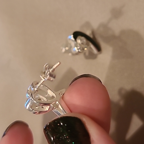 Sterling silver cubic zirconia heart black ribbon design earrings - Picture 4 of 8